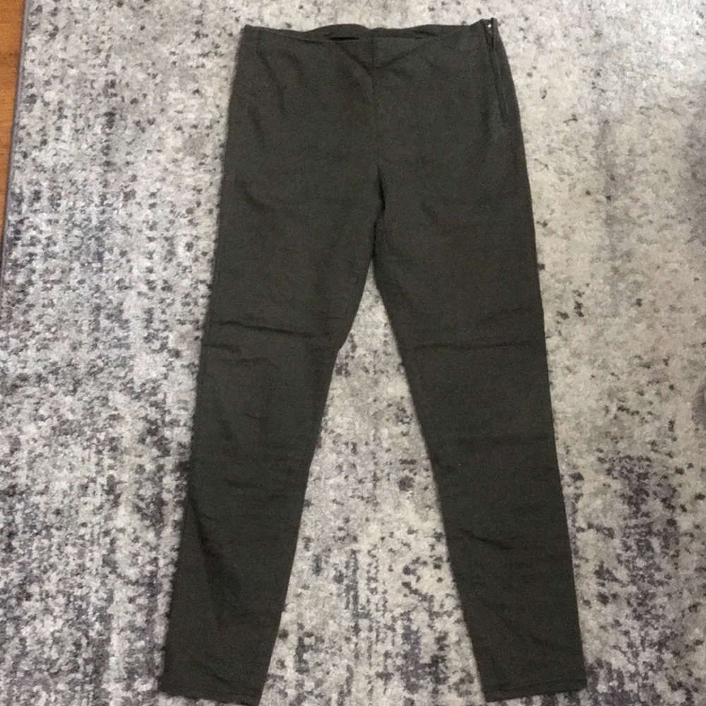 Army green capris